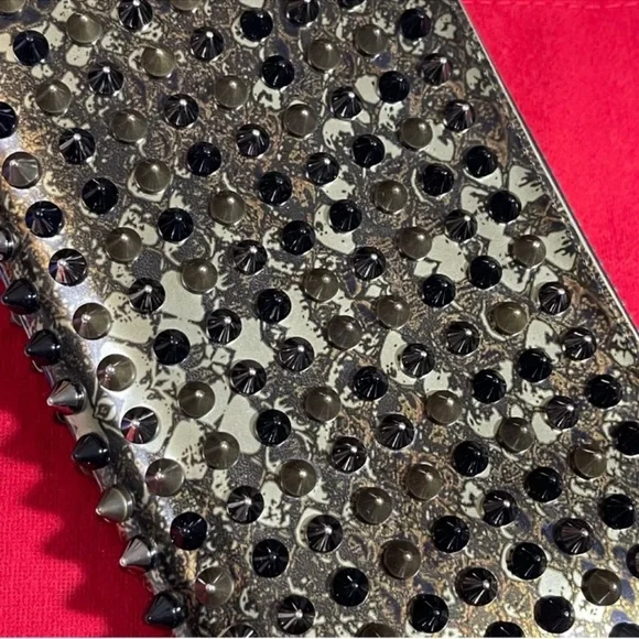 CHRISTIAN LOUBOUTIN Camouflage Black
& Gold Panettone Wallet Spiked, Zippy Camo - Picture 5 of 16